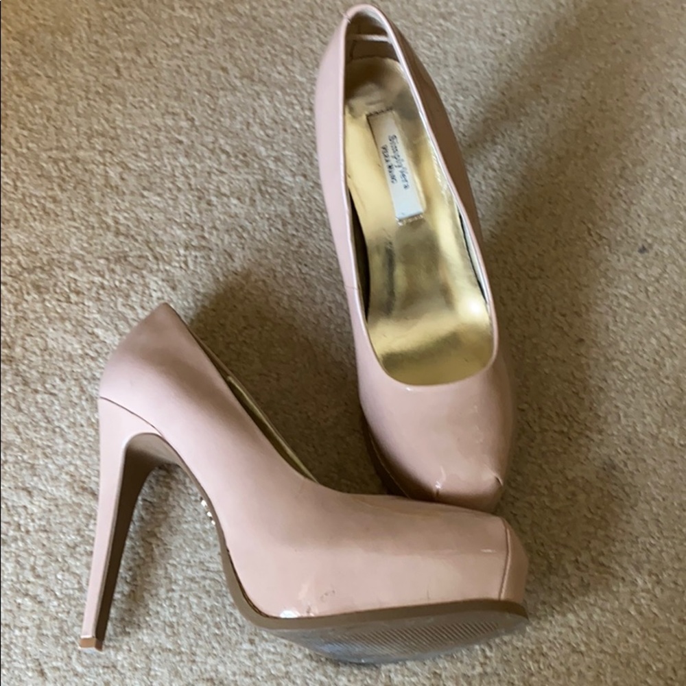 Nudes pumps